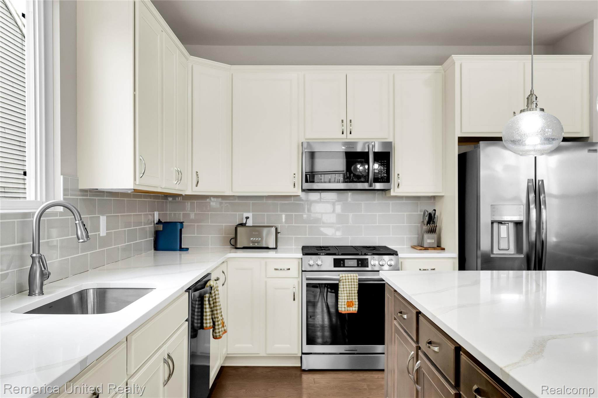 50222 Thatcher Street