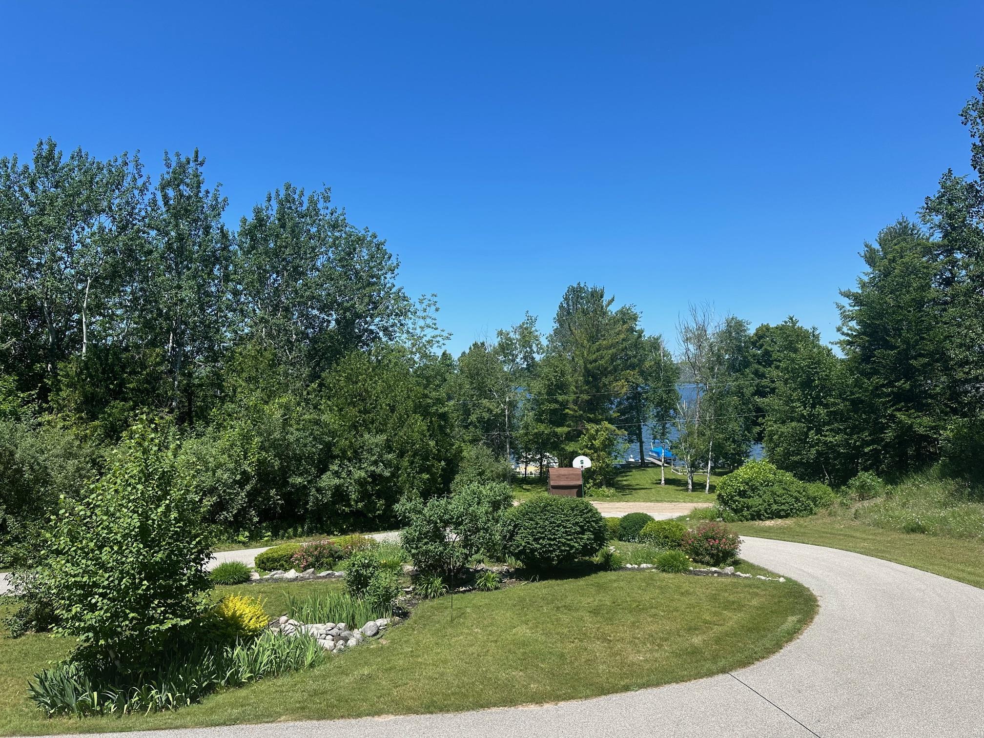 5505 + 5493 Indian Trail