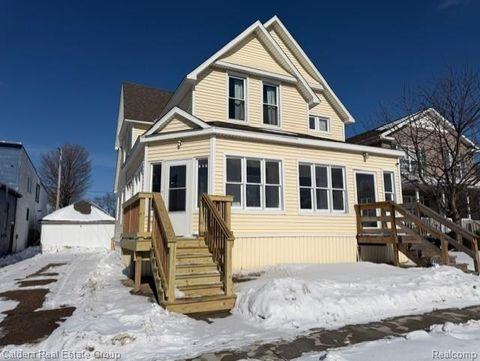 727 Griswold Street Port Huron City MI 48060