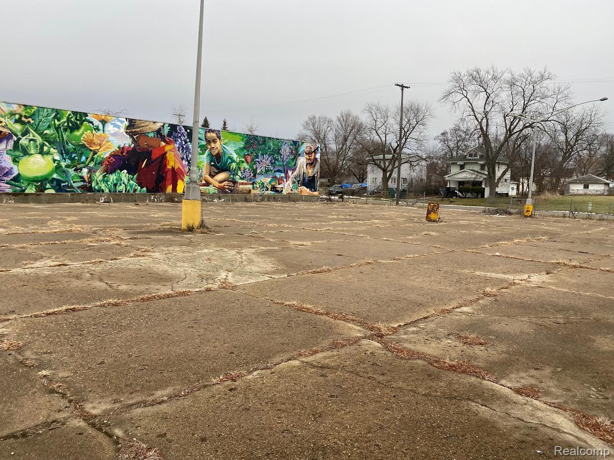 4514 N Saginaw Street