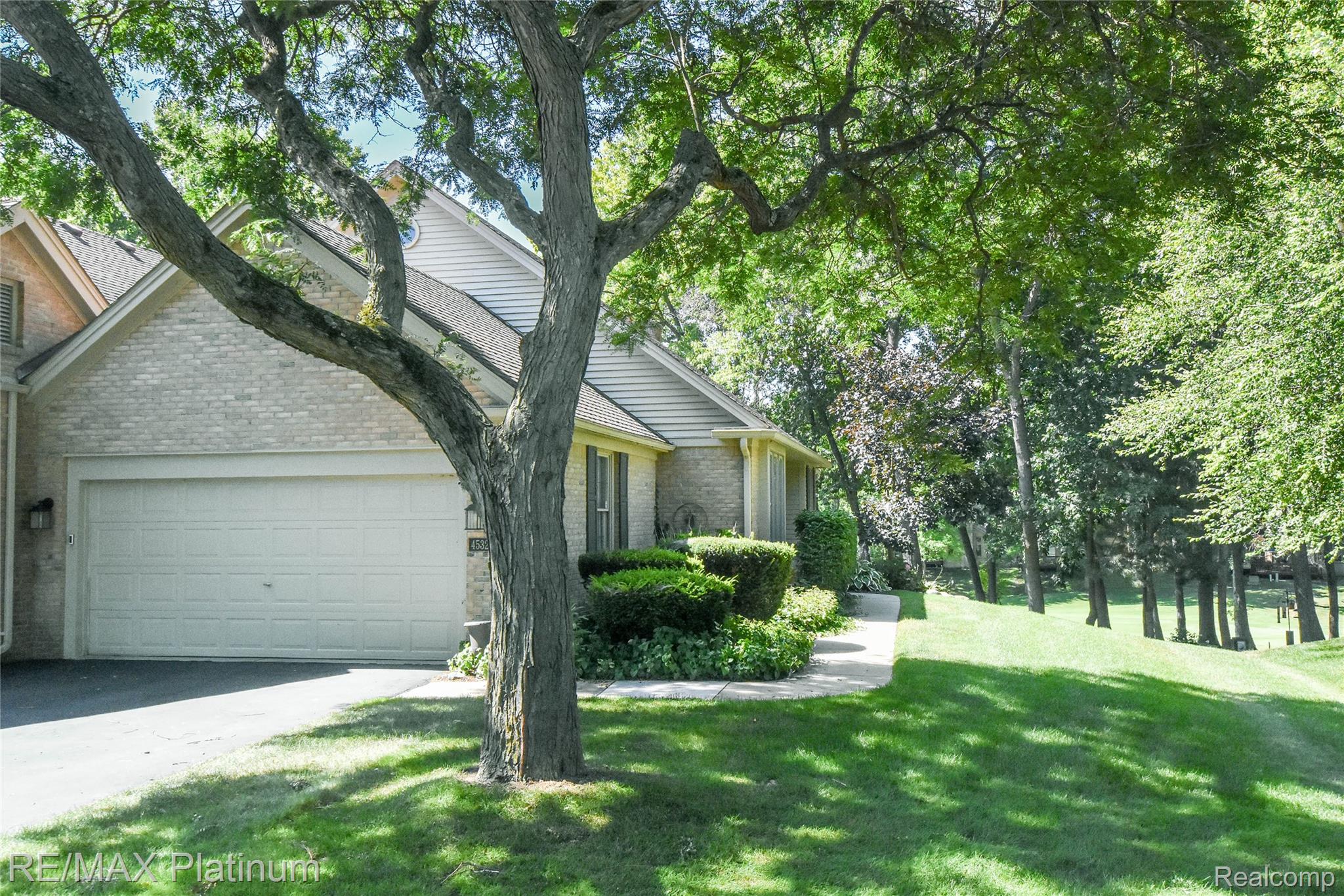 4532 Golf View Drive