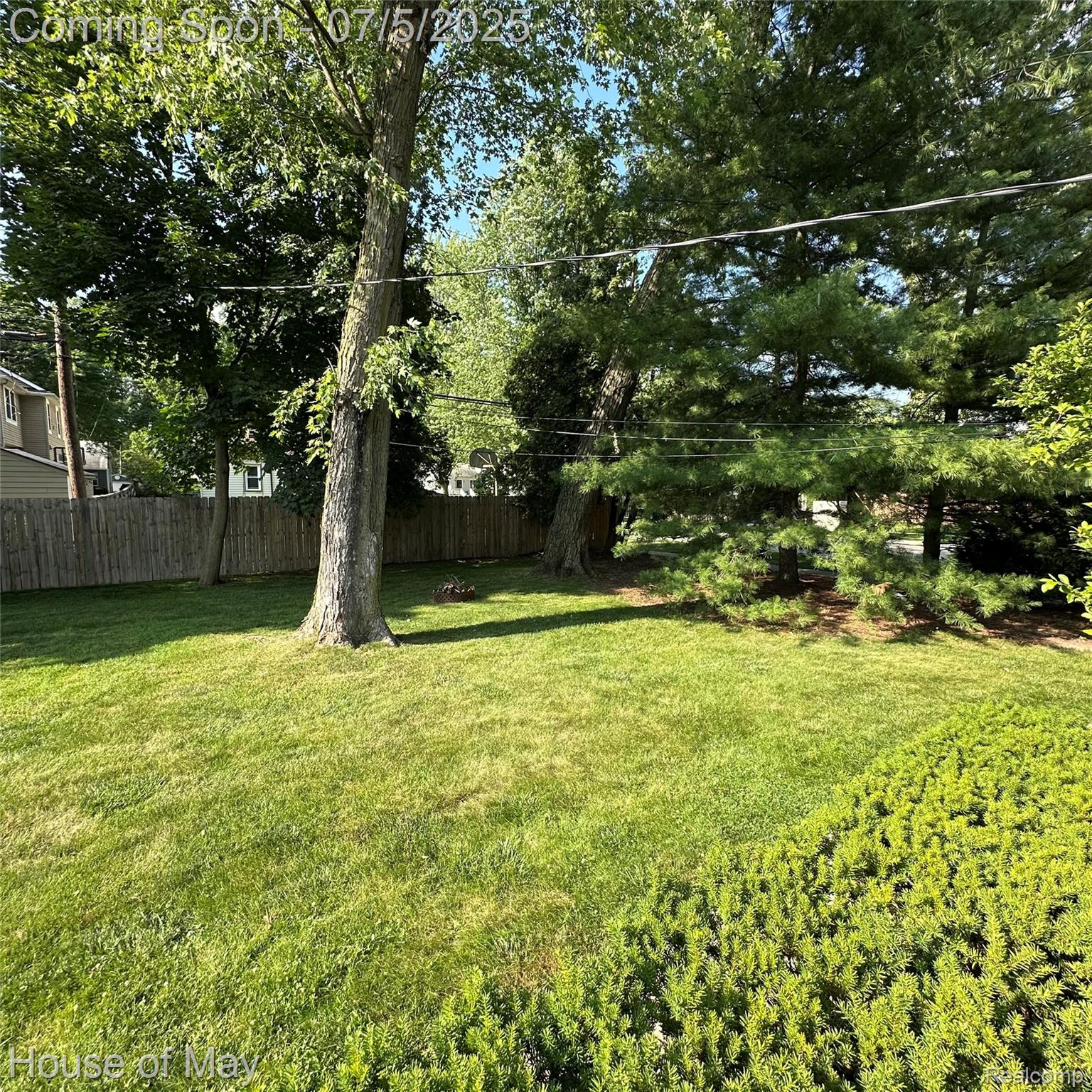 587 E 14 MILE Road