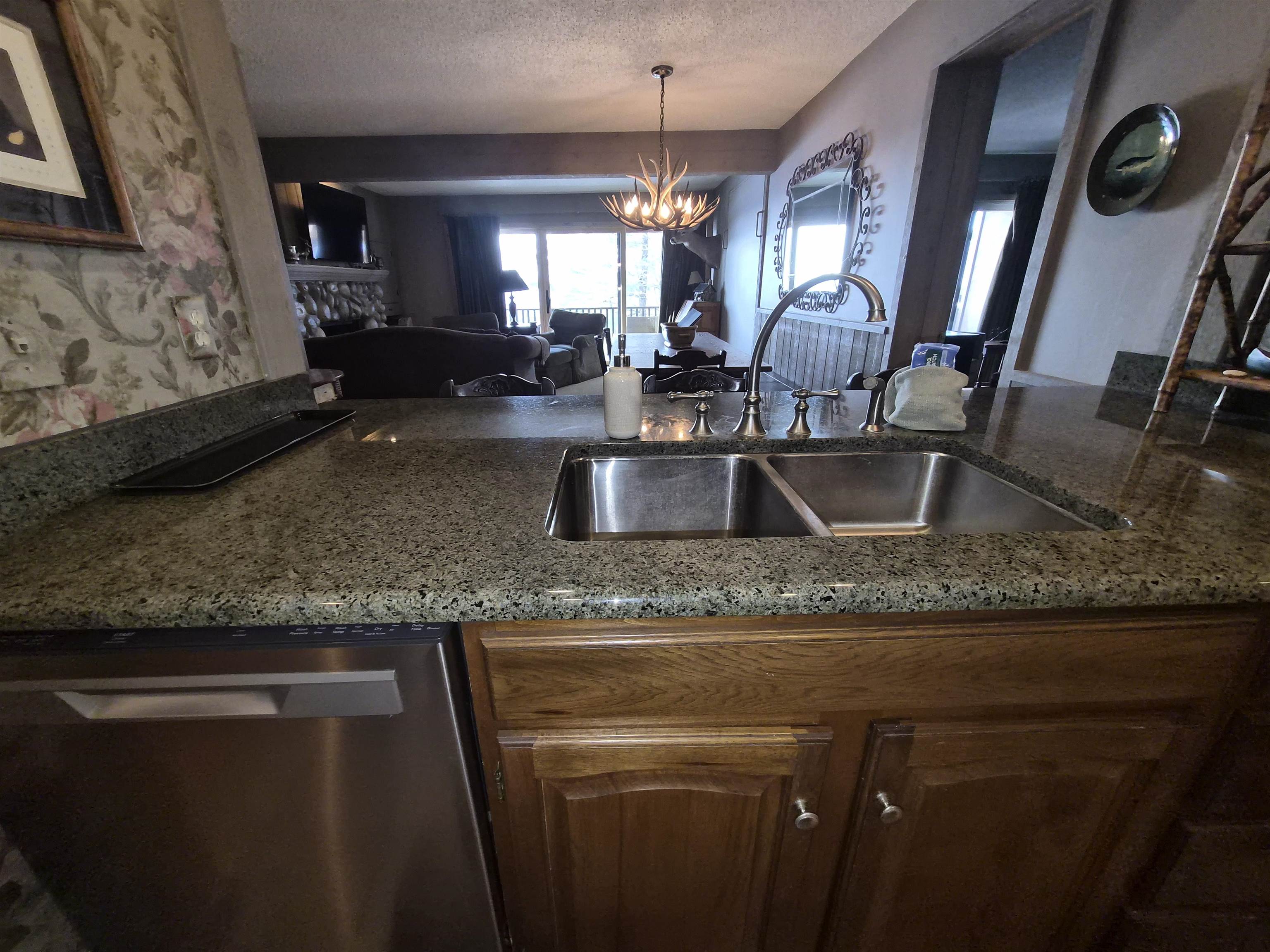 4633 N Crossover Drive