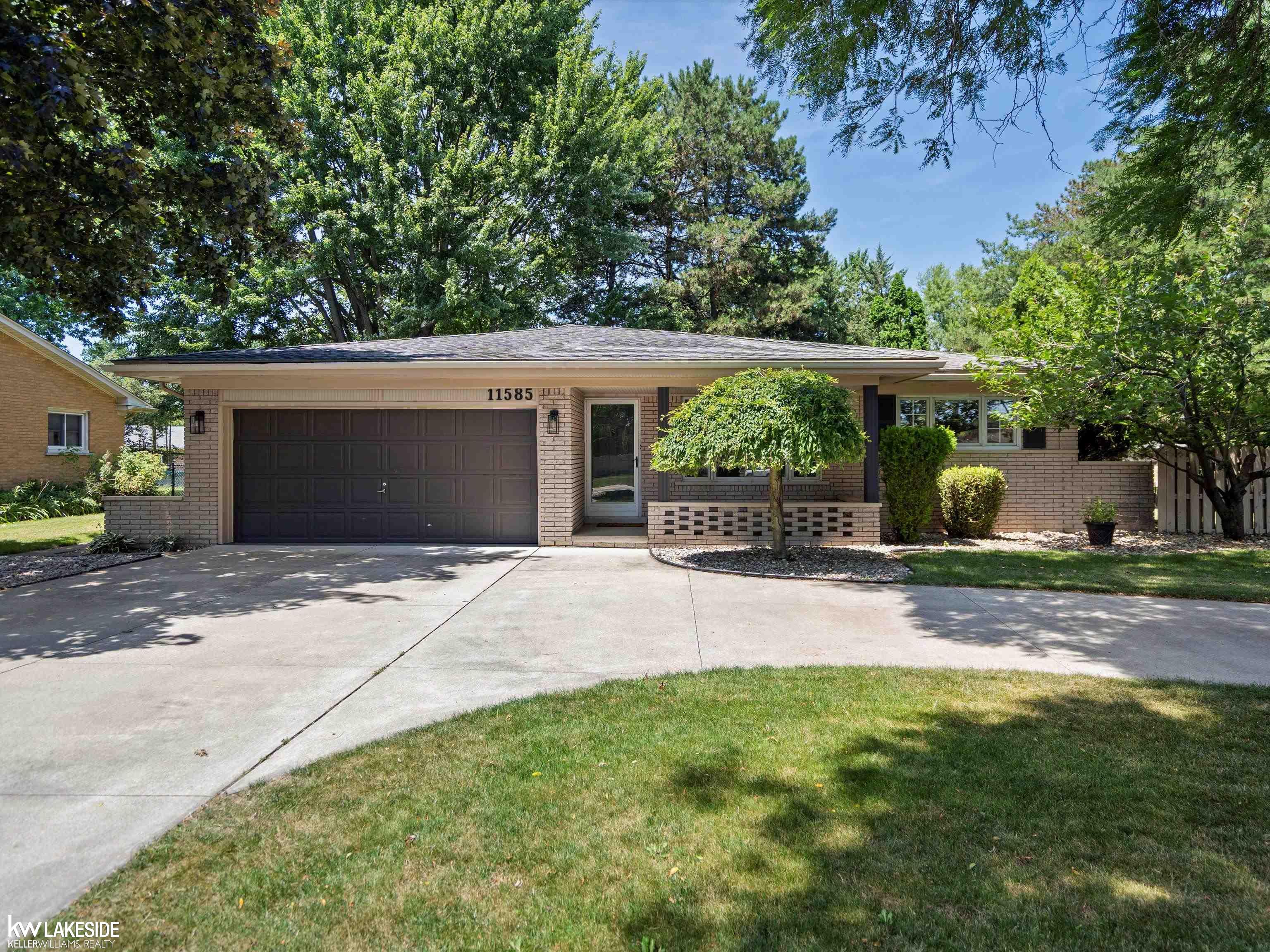 11585 CHICAGO Road