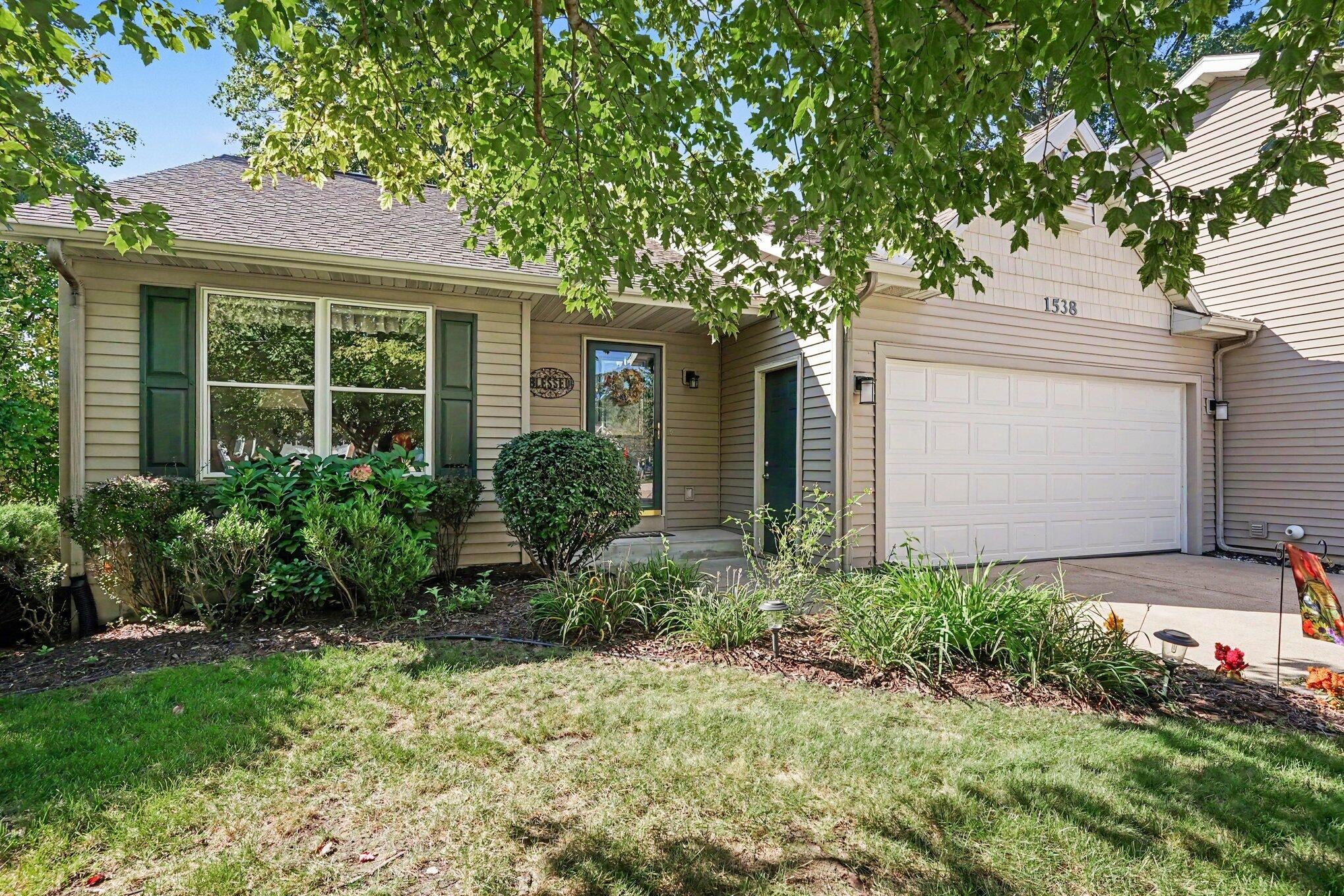 1538 Beechtree Cmns 13