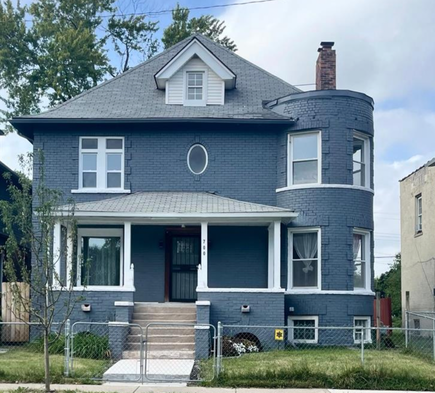 700 W EUCLID Street