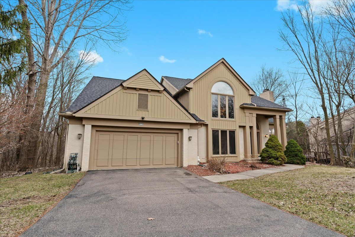 4759 MIRROR LAKE Drive