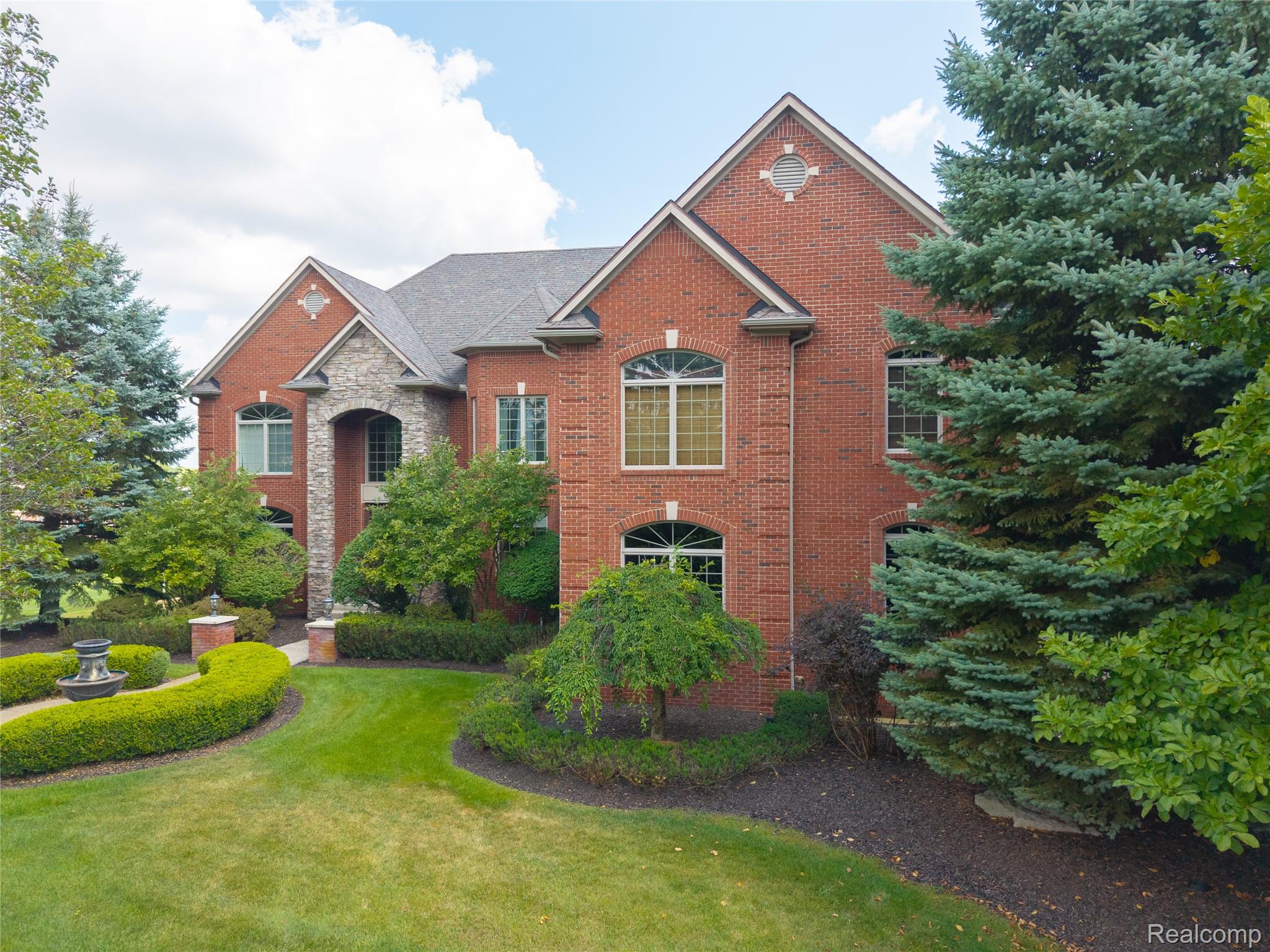 840 High View Court