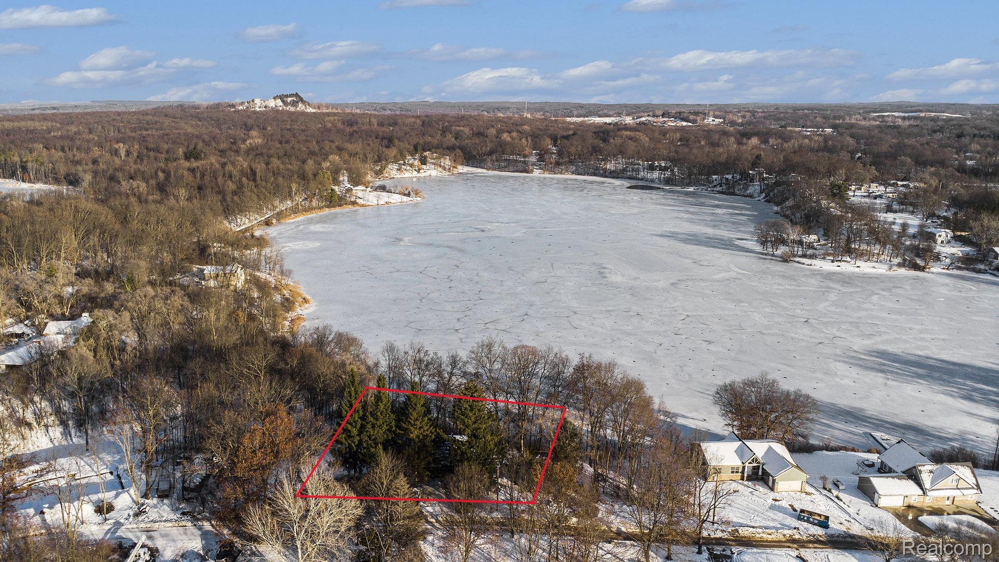 14325 Lakeshore Drive