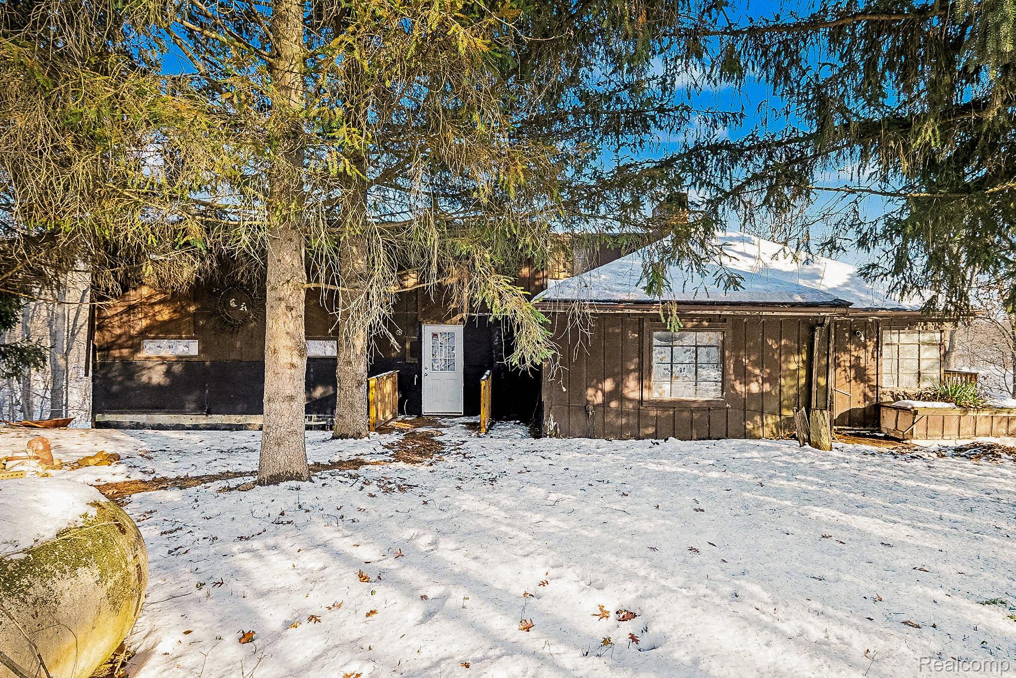 14325 Lakeshore Drive