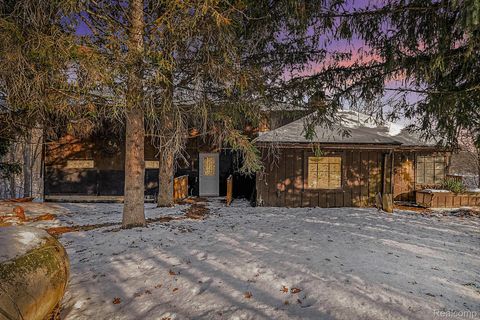 14325 Lakeshore Drive Holly Township MI 48442