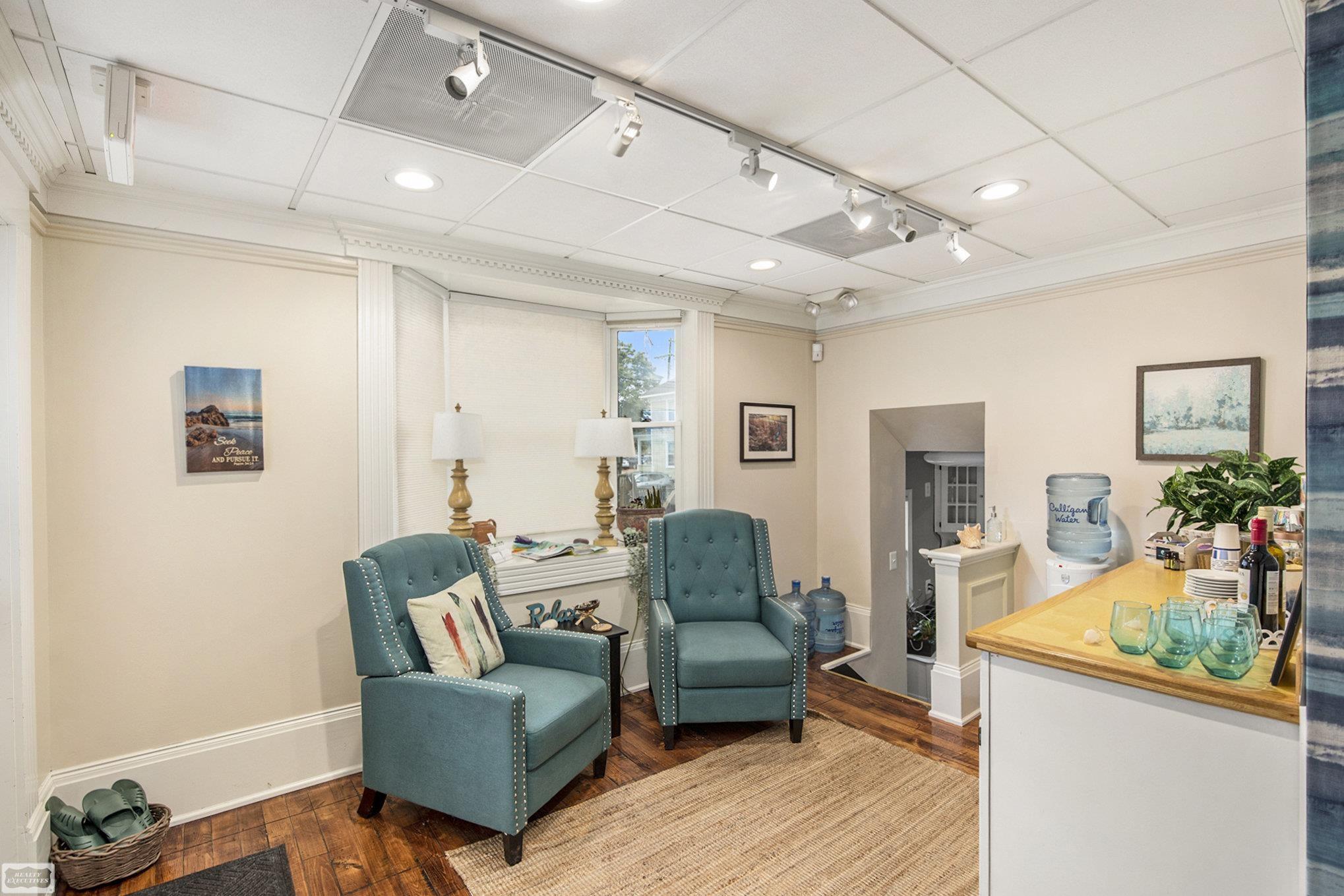 149 W Saint Clair Street