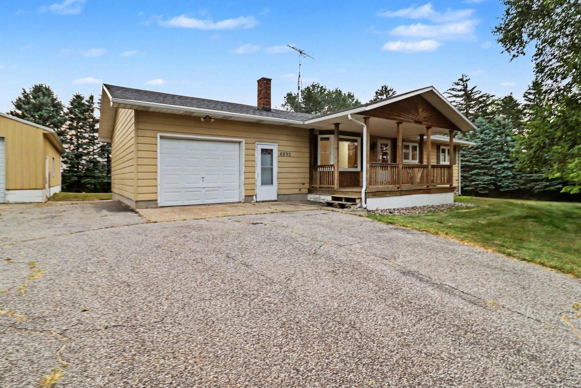 4890 W Kinney Road