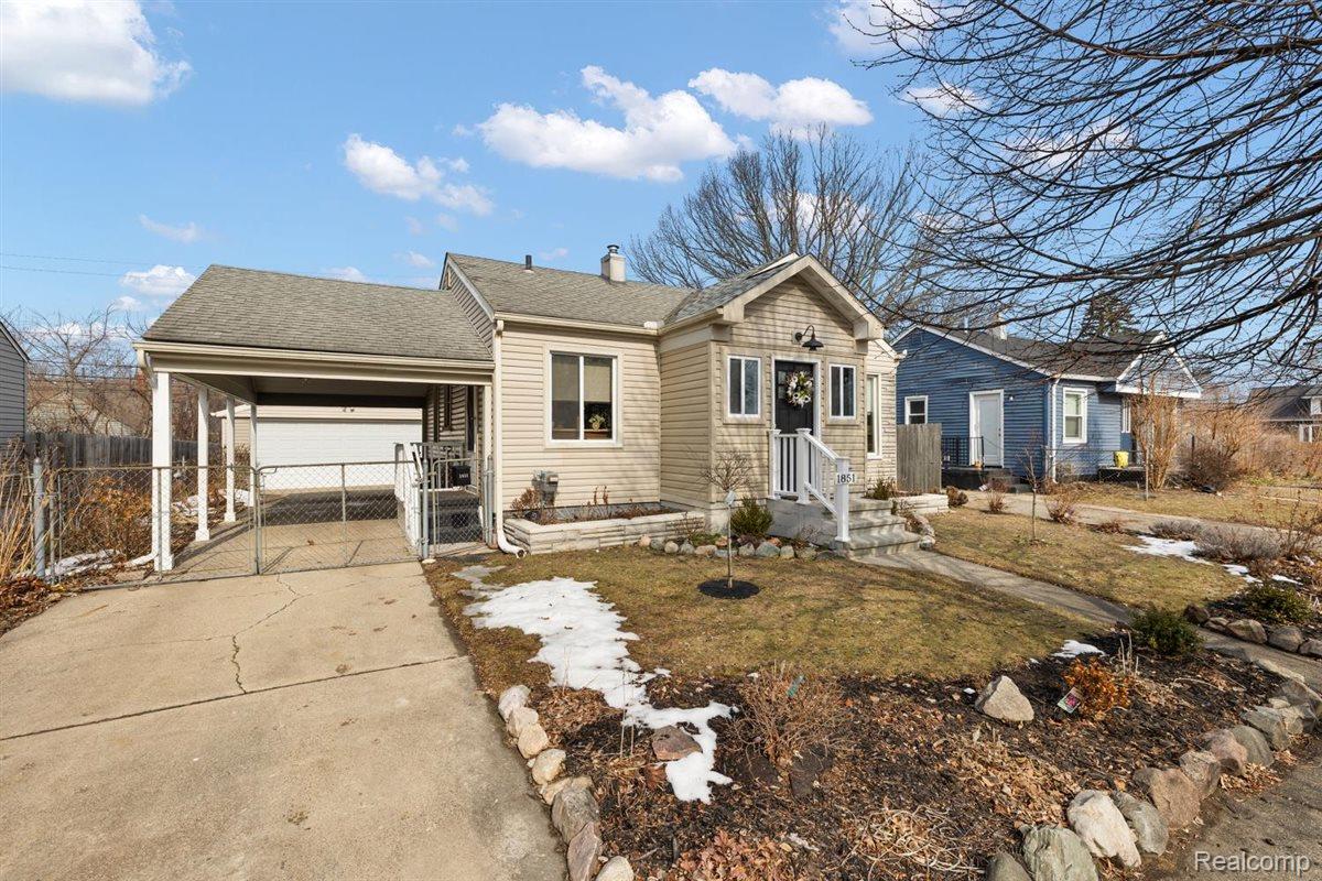 1851 Moorhouse Street