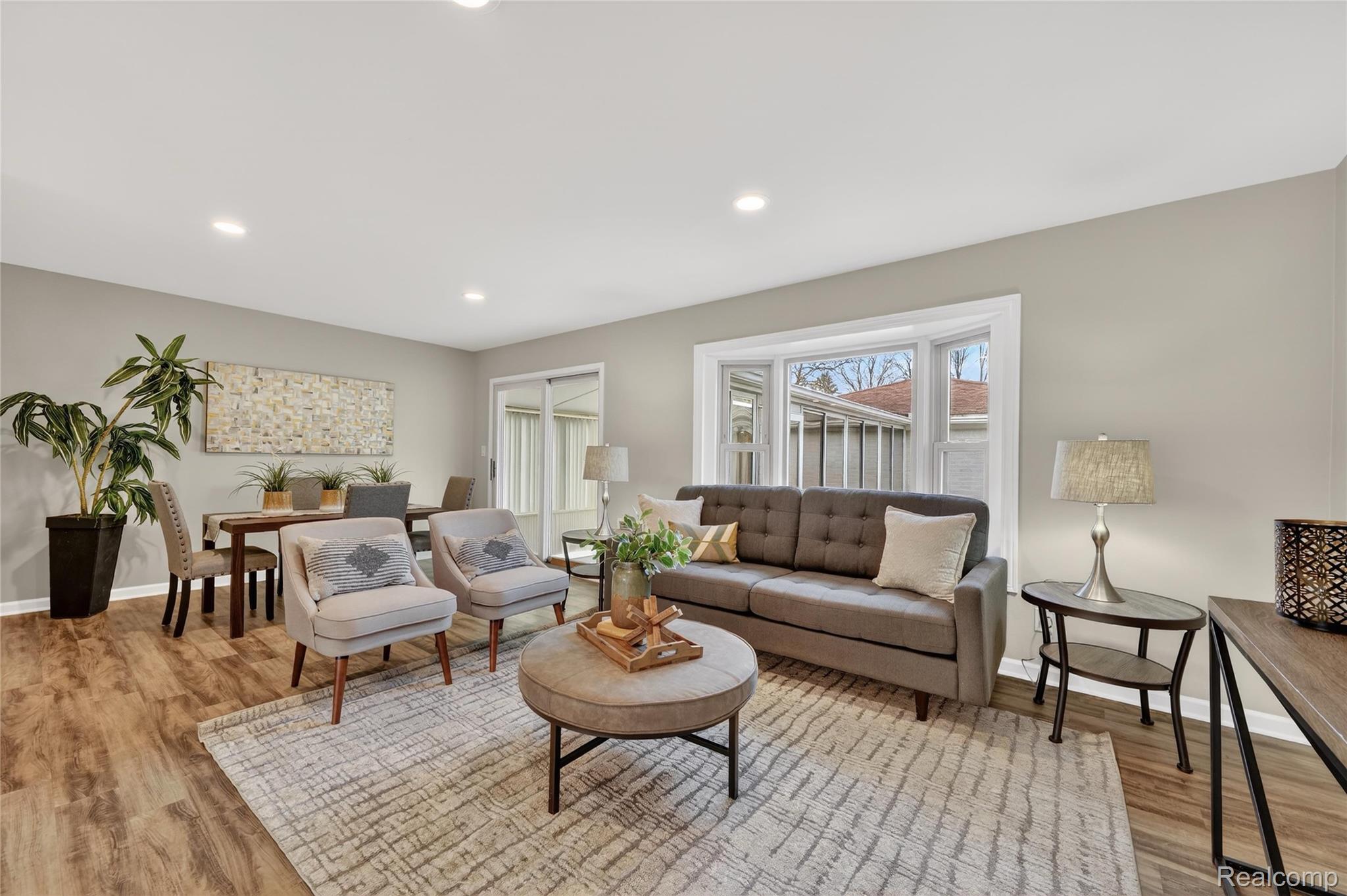 33144 Tall Oaks Street