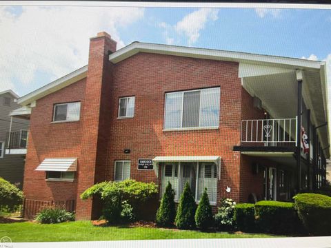 2121 CLAWSON Avenue Royal Oak City MI 48073