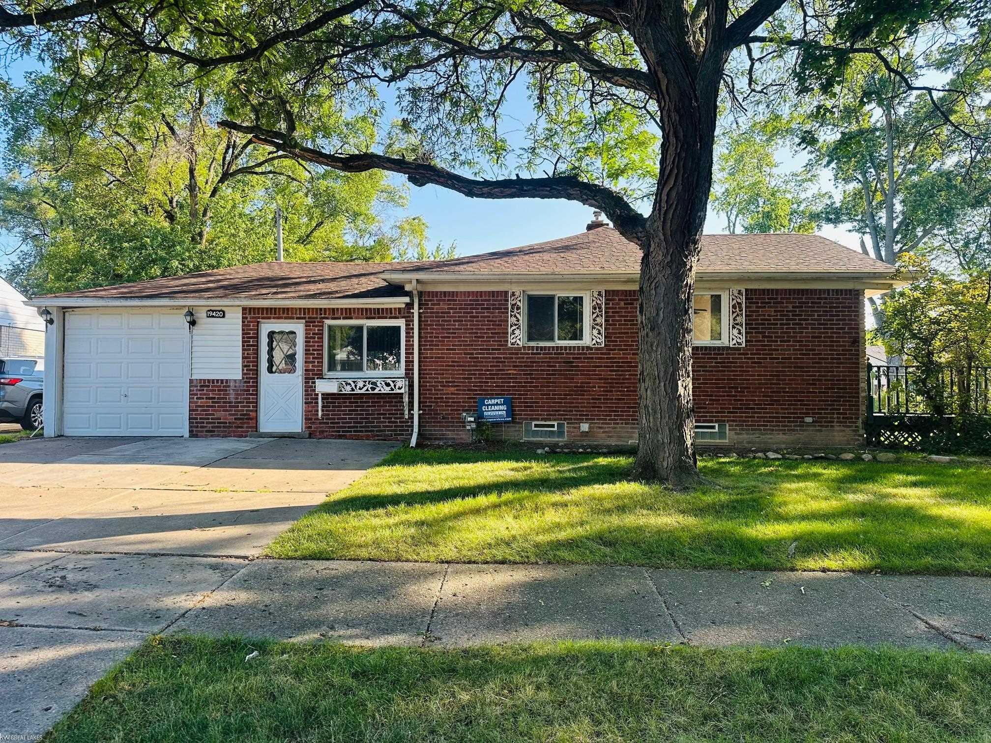 19420 Woodmont Street