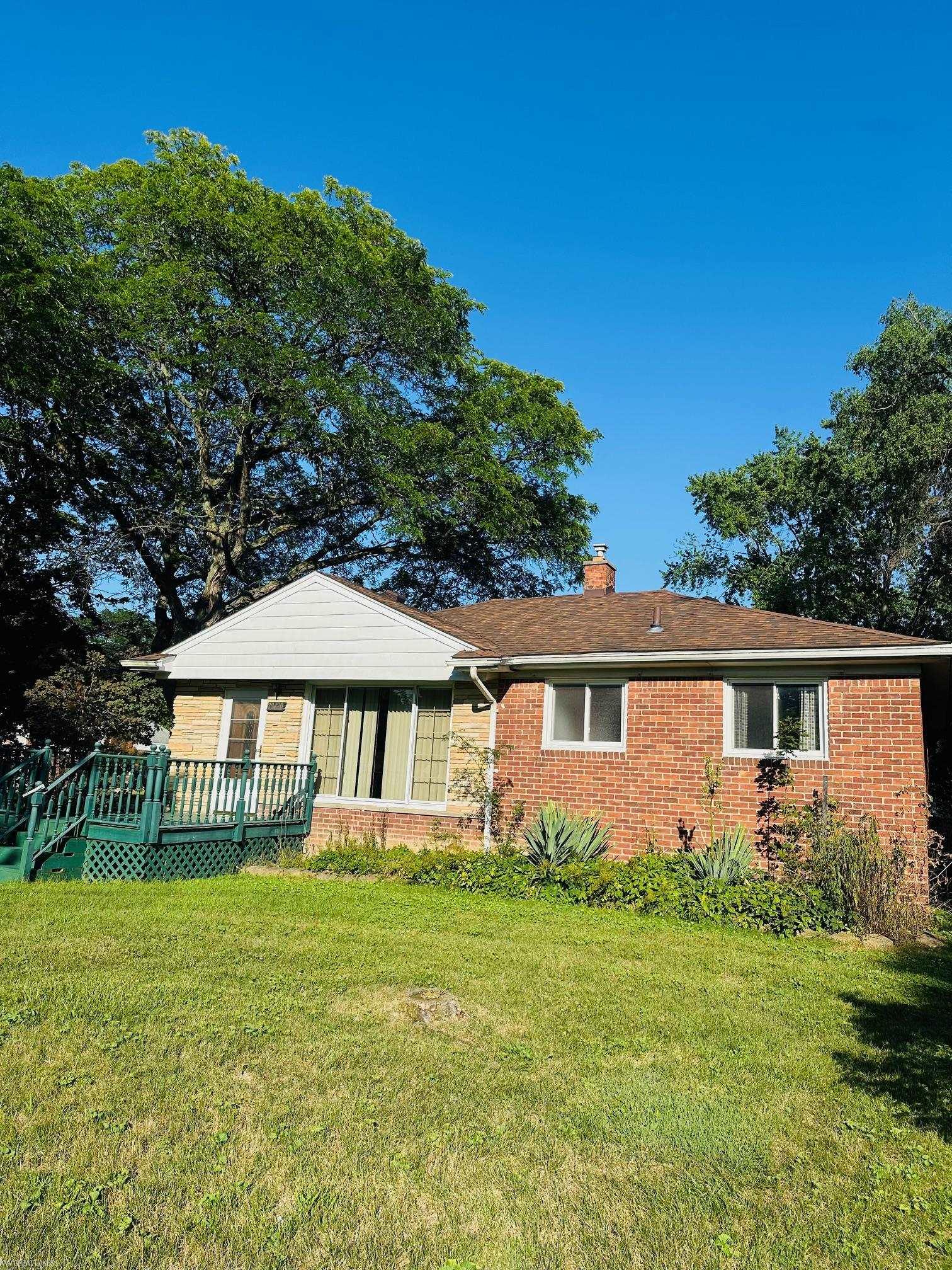 19420 Woodmont Street