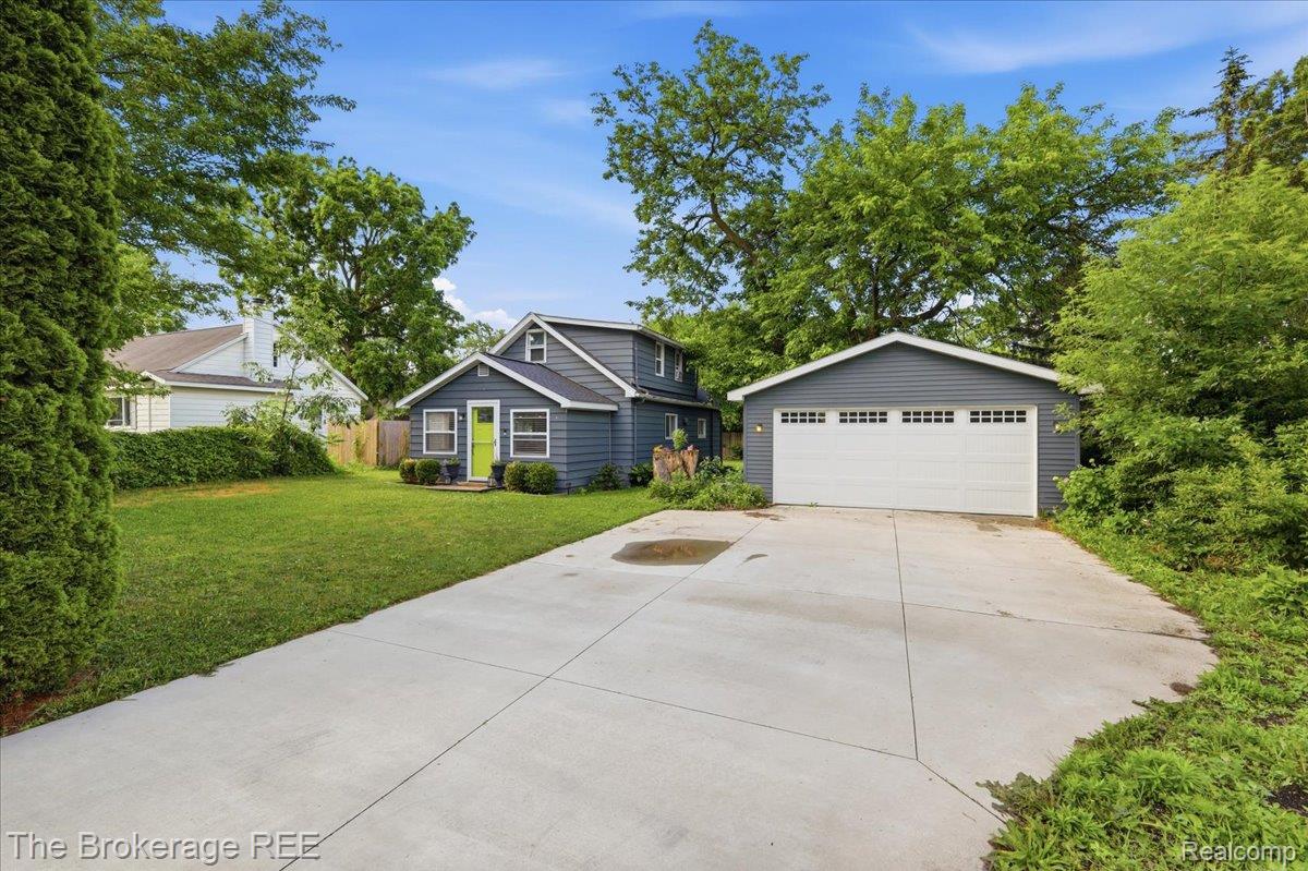 1076 Washington Drive