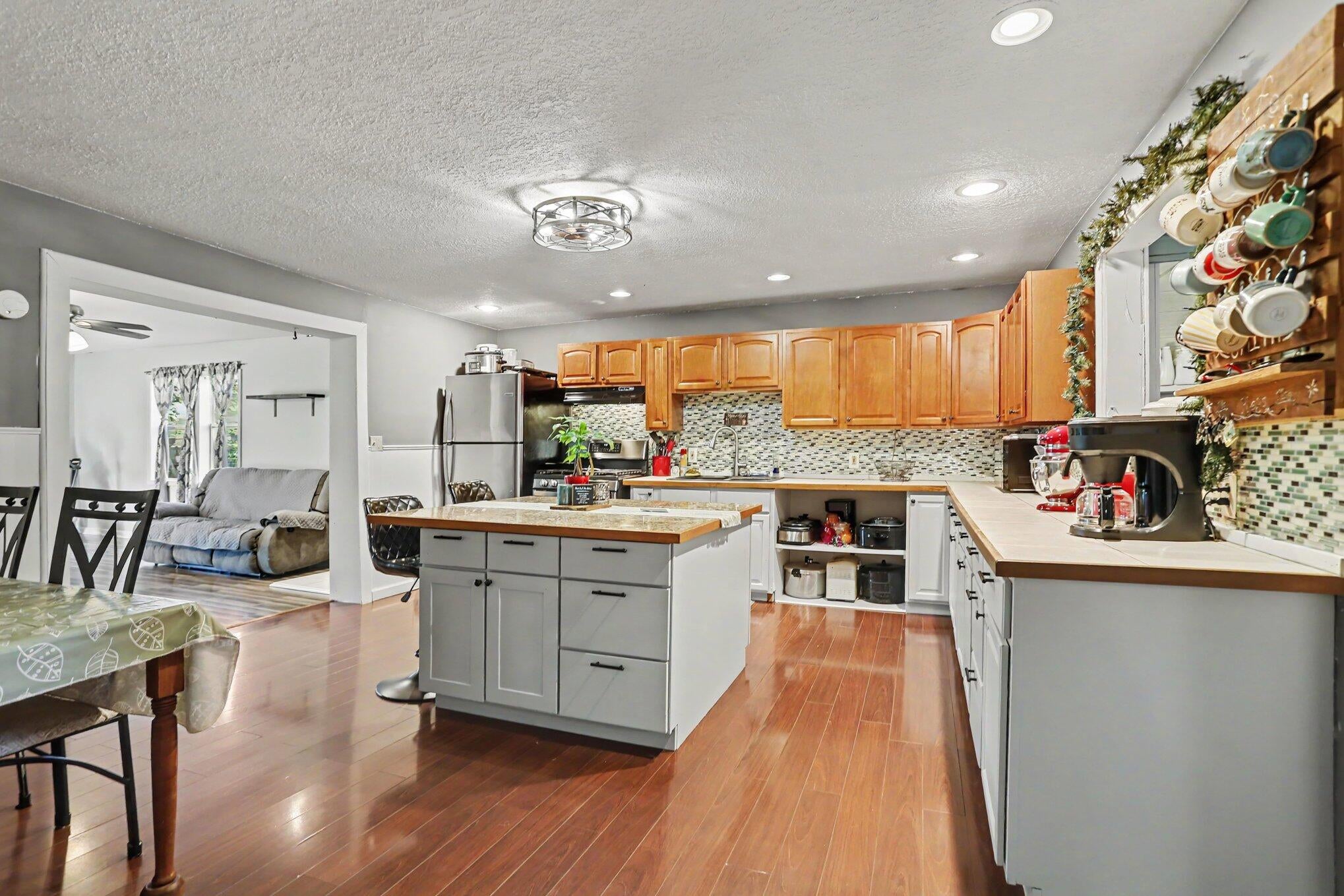 193 W Union City Road