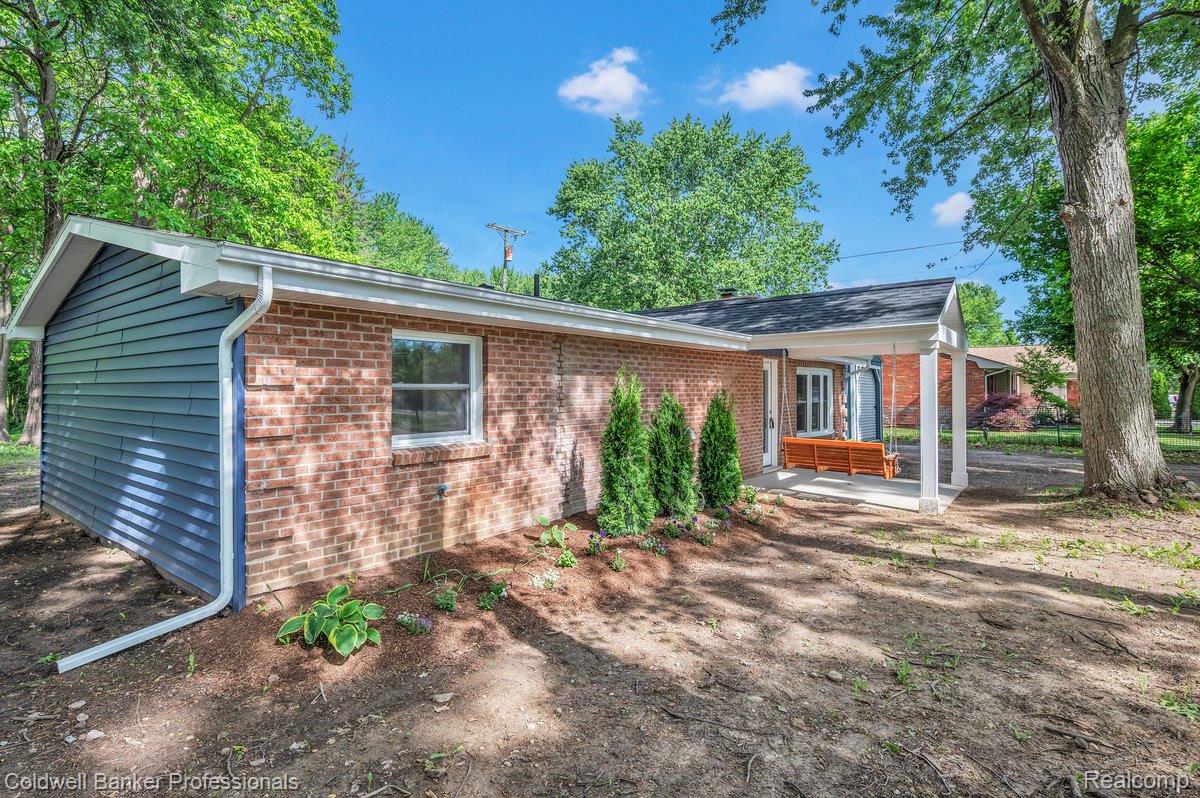 76107 Van Dyke Road