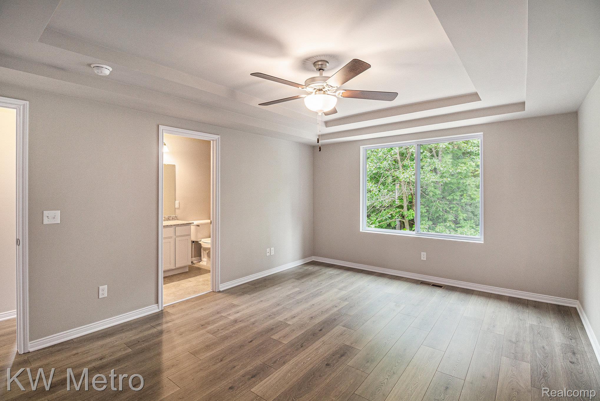 185 WHISPERING PINES Drive 9