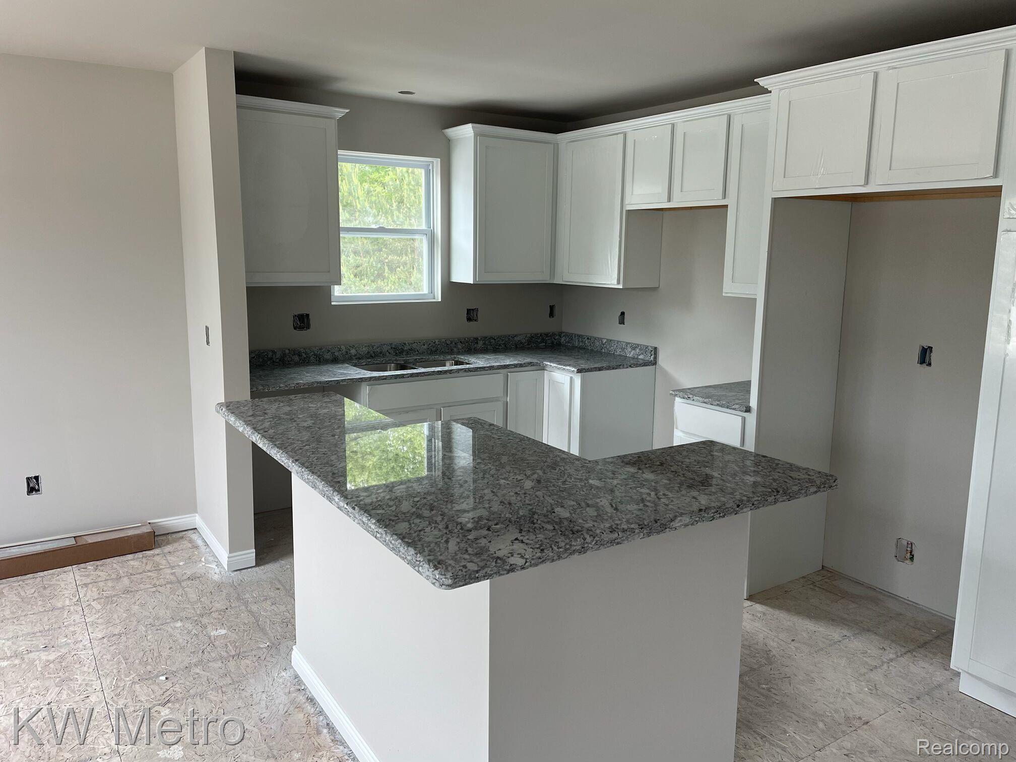 185 WHISPERING PINES Drive 9