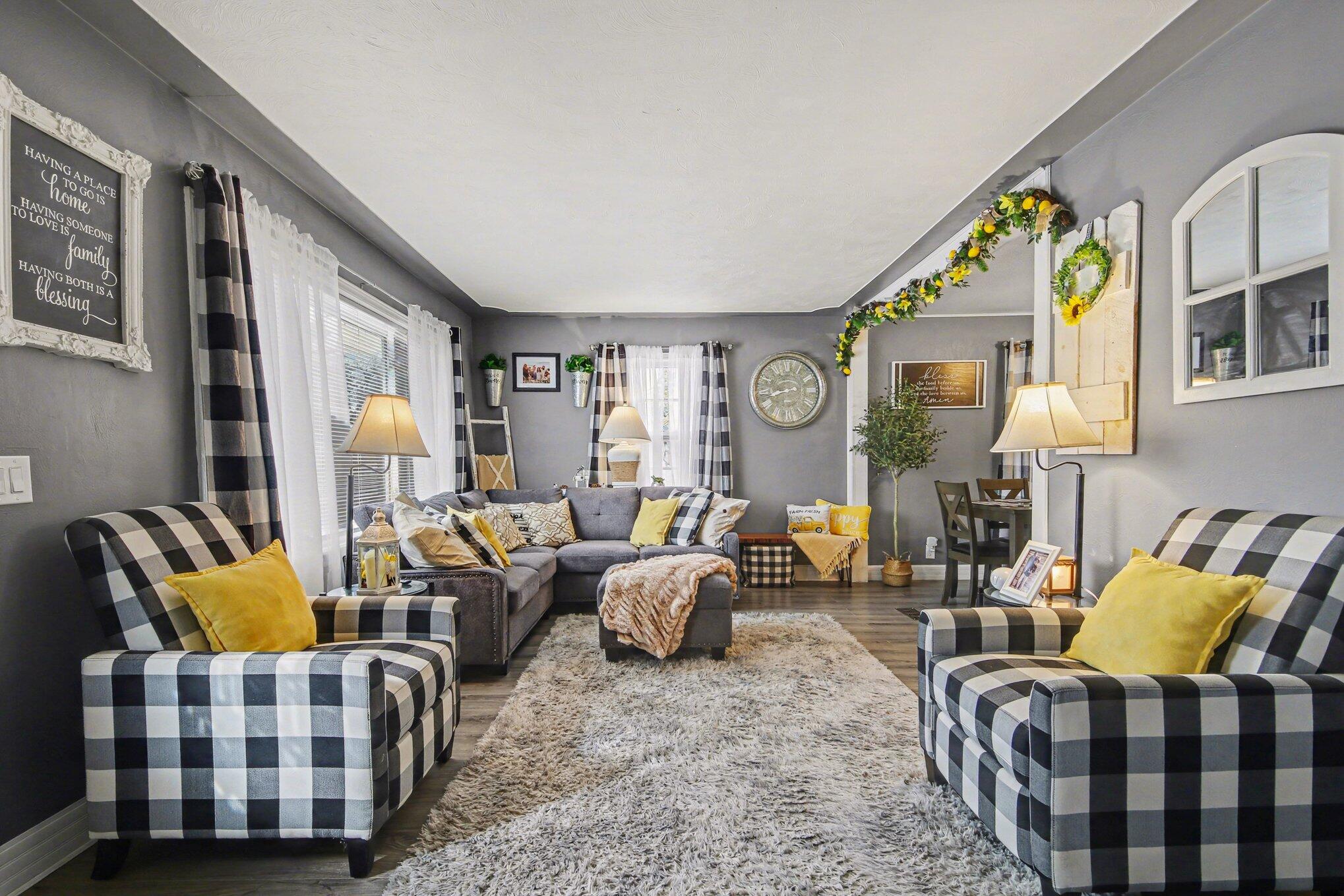 820 S Quarterline Road