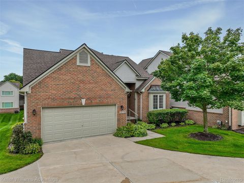 3276 Lochmore Court Commerce Charter Township MI 48382