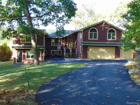 2745 Lari Court West Bloomfield Charter Township MI 48324