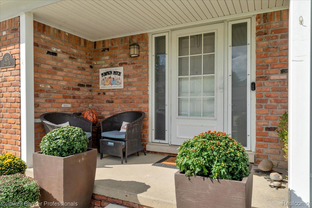 454 Queens Way
