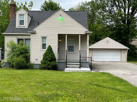 19490 Goldwin Street Southfield City MI 48075