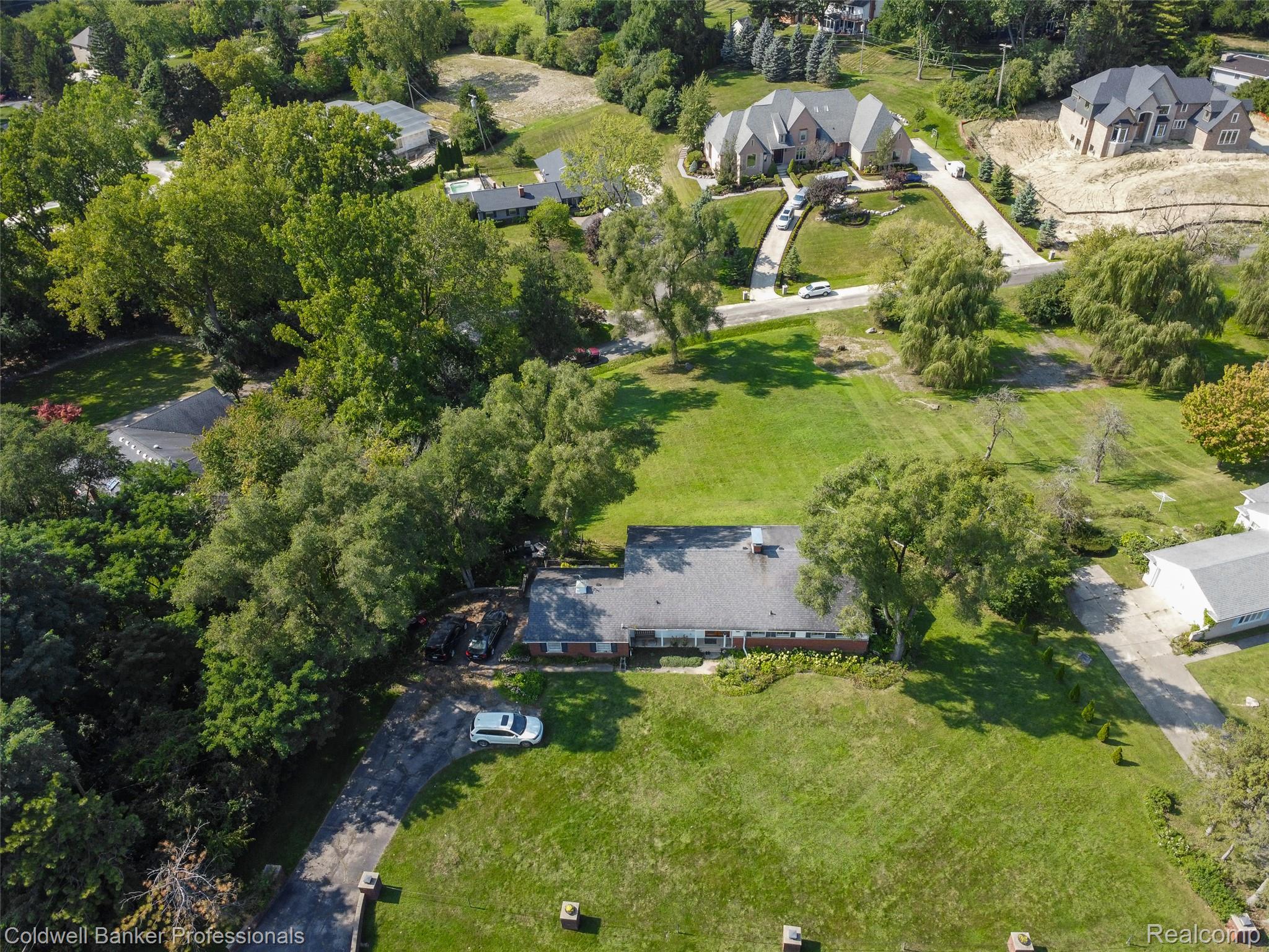 3260 Chickering Lane