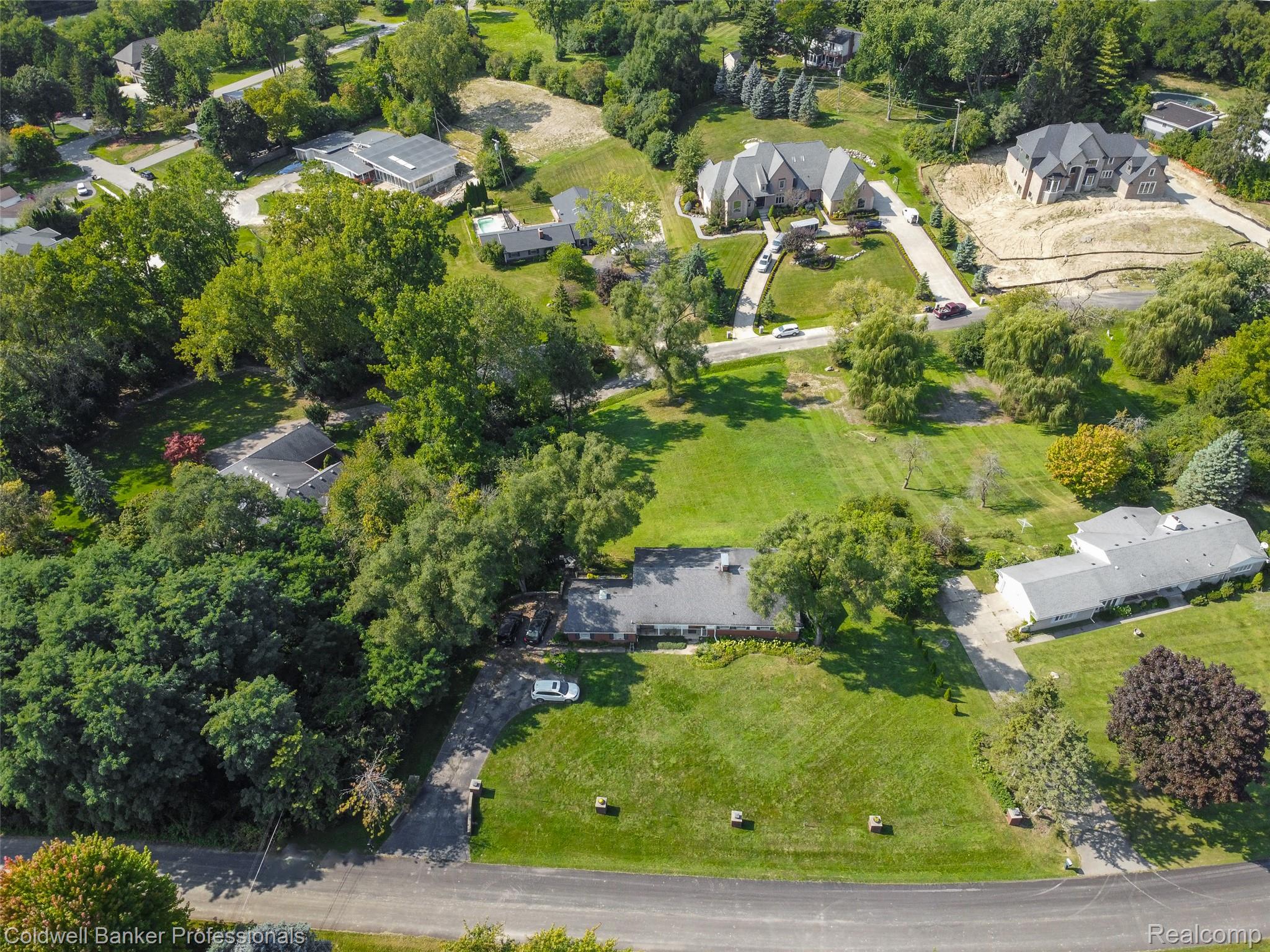 3260 Chickering Lane