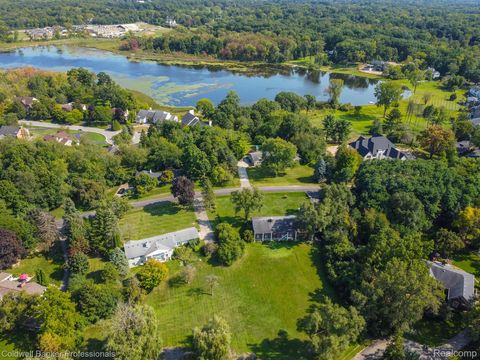 3260 Chickering Lane Bloomfield Charter Township MI 48302