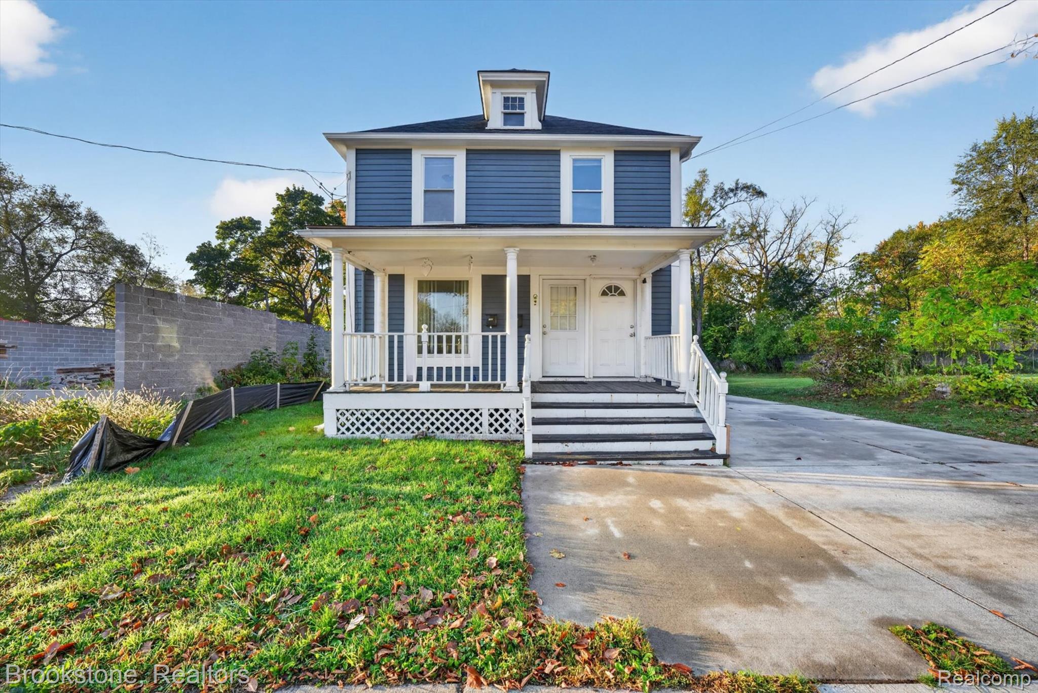132 E Howard Street