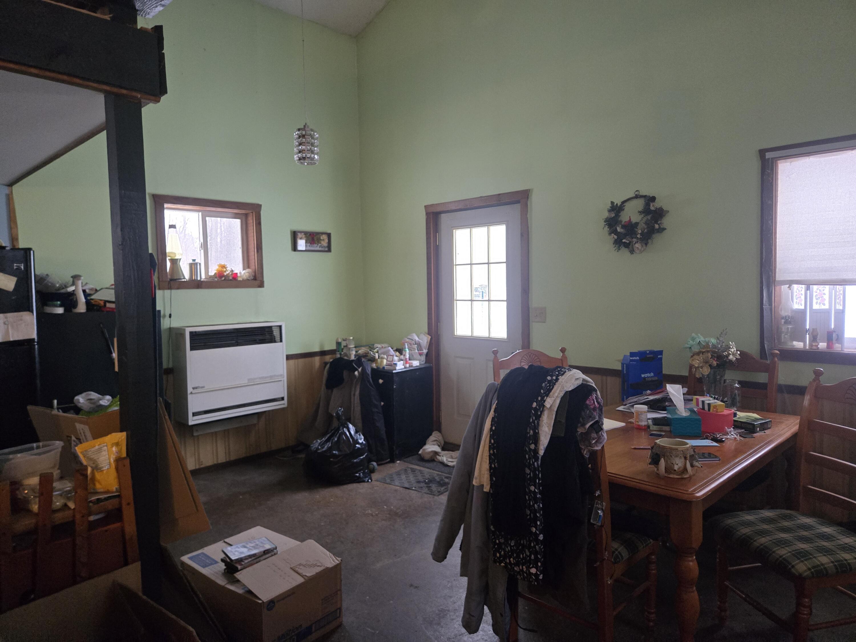 5525 N Comstock Avenue