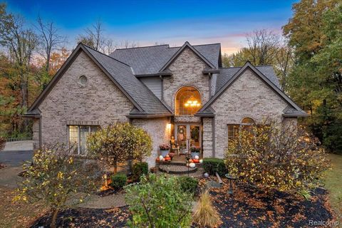 90 Creekwood Drive Orion Charter Township MI 48362