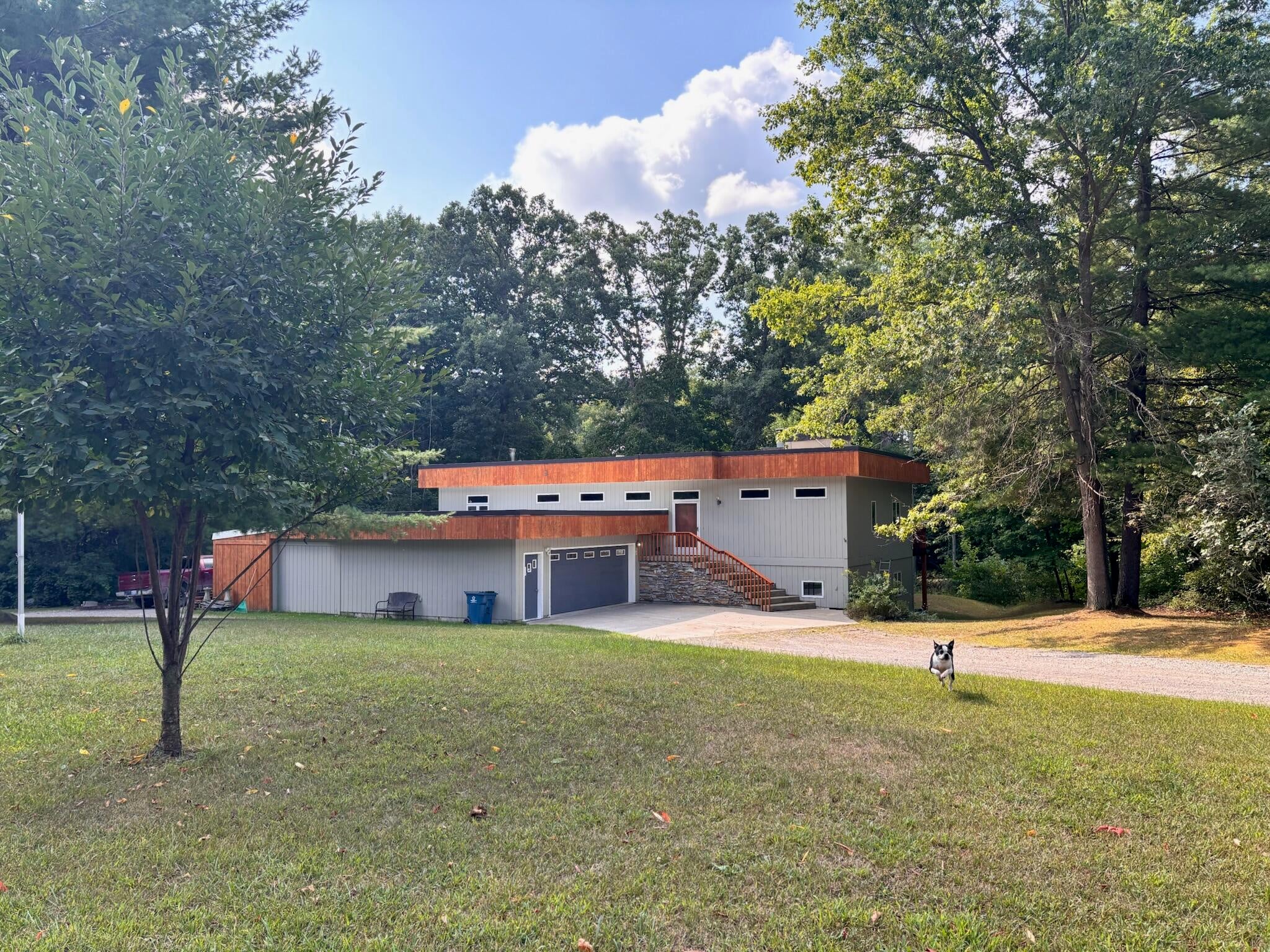 1001 S 10 1/2 Mile Road