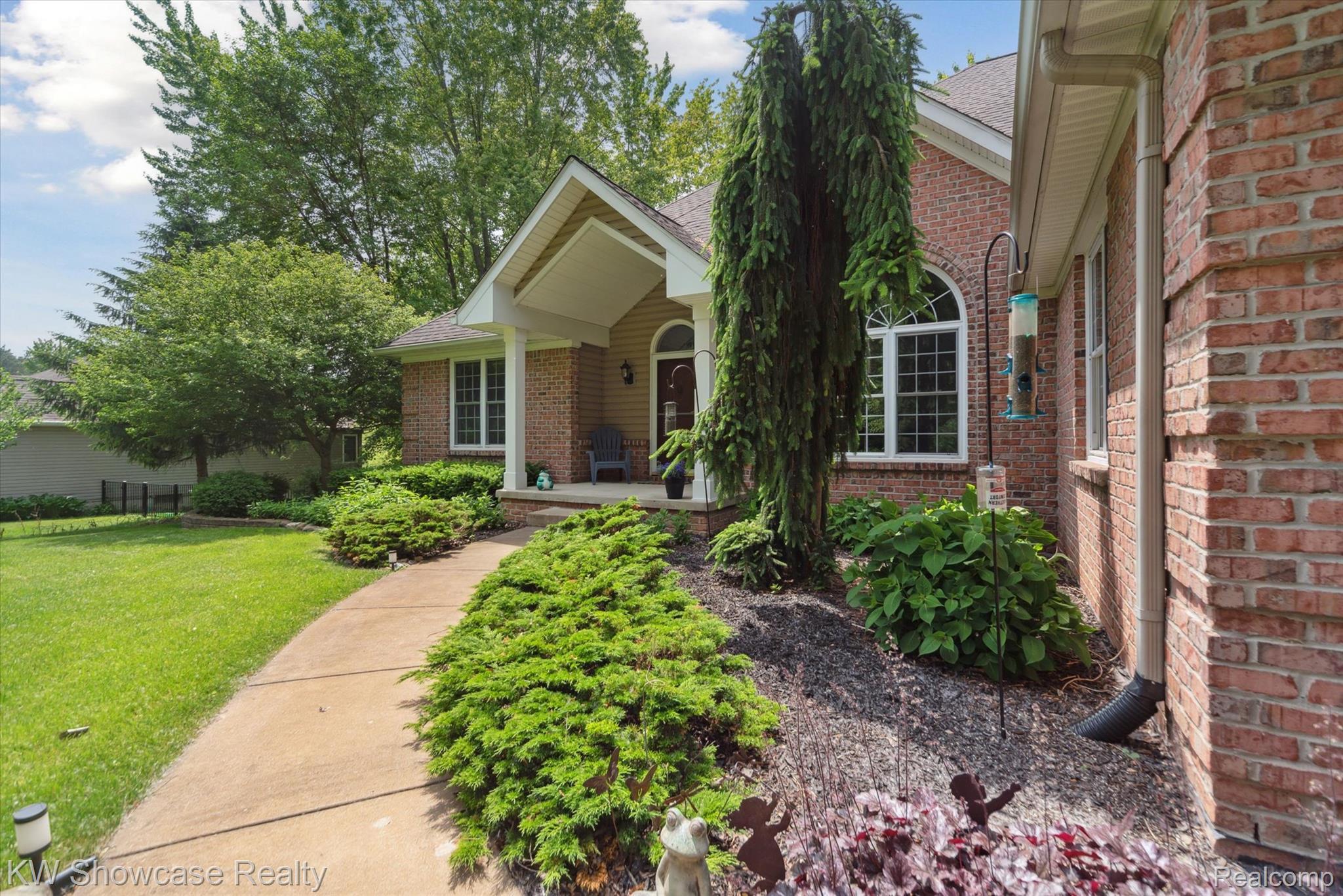 9120 PINEVIEW LAKE Drive