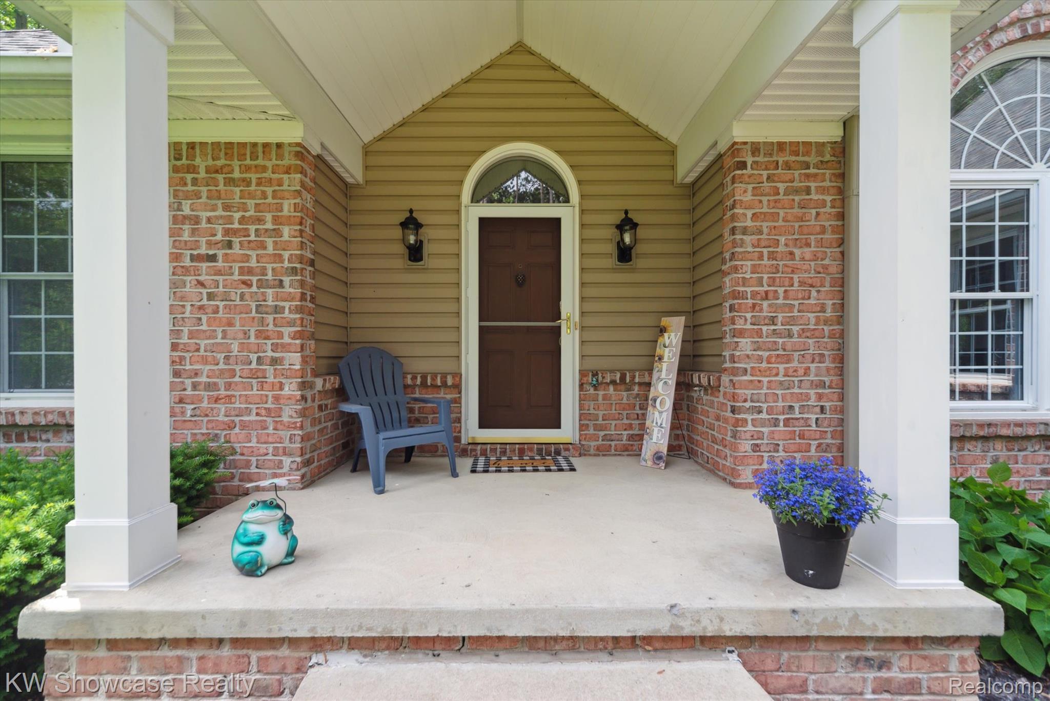 9120 PINEVIEW LAKE Drive