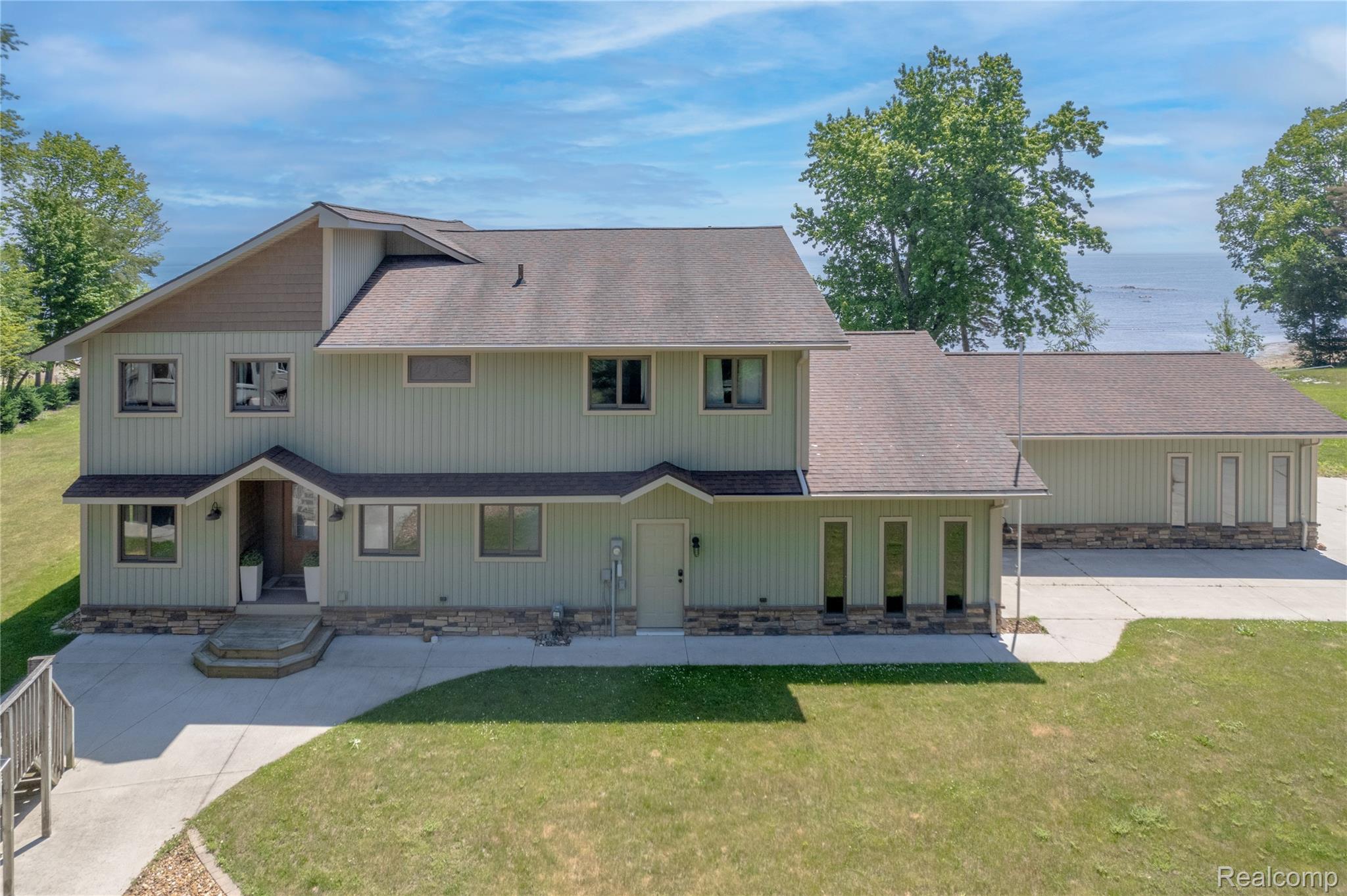 1083 S Lakeshore Road