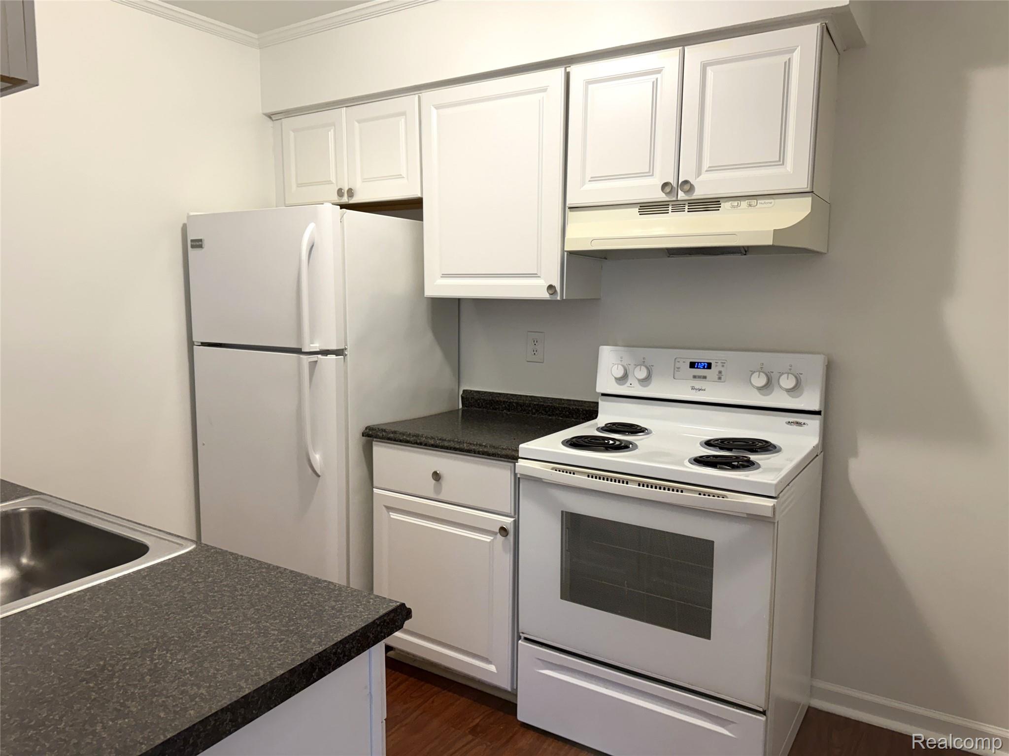 27048 Winchester Street