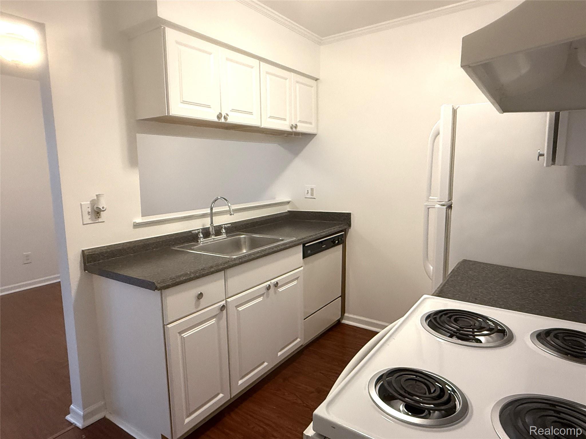 27048 Winchester Street