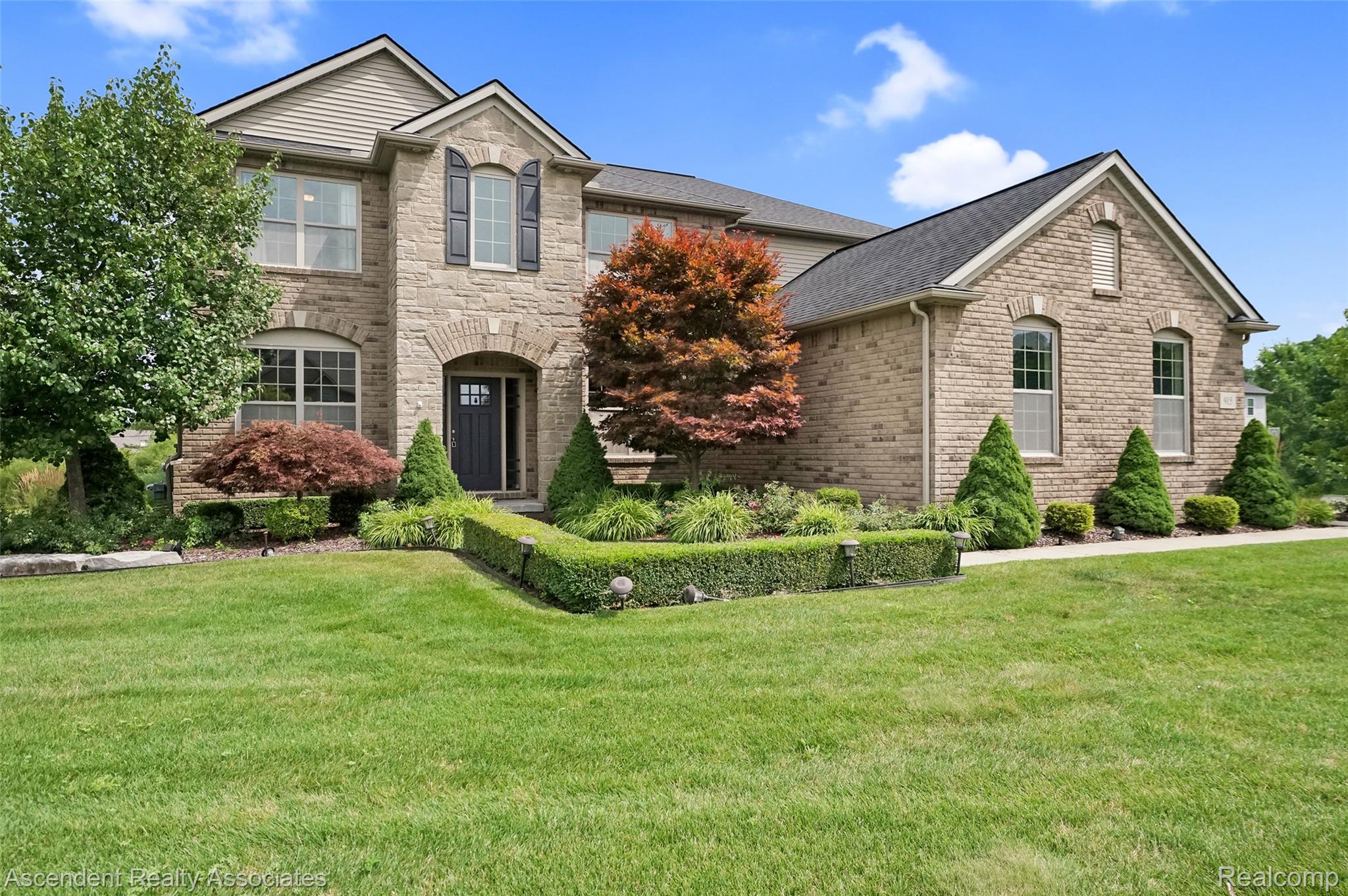 915 Appleton Court