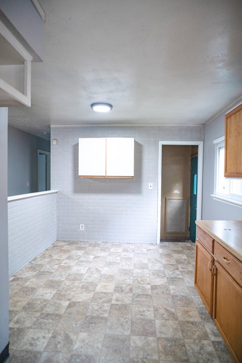 Tiny photo for 226 E Lakeview Road, Flint City, MI 48503 (MLS # 5050224719)