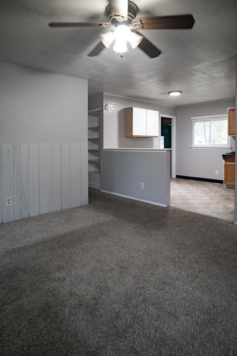 Tiny photo for 226 E Lakeview Road, Flint City, MI 48503 (MLS # 5050224719)