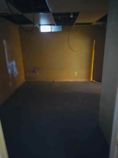 Tiny photo for 226 E Lakeview Road, Flint City, MI 48503 (MLS # 5050224719)
