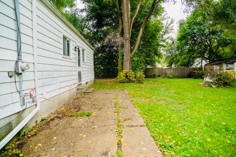 Tiny photo for 226 E Lakeview Road, Flint City, MI 48503 (MLS # 5050224719)