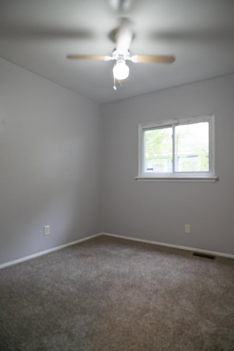 Tiny photo for 226 E Lakeview Road, Flint City, MI 48503 (MLS # 5050224719)